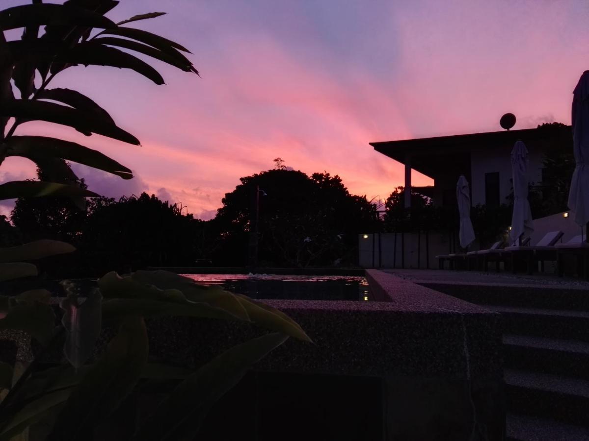 Ranis Lodge Padang Mat Sirat Exterior foto